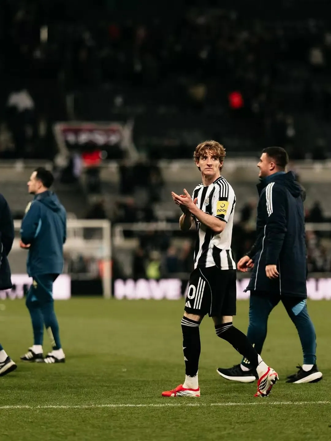 足球直播-打入一球，戈登赛后更新社媒，发布图集庆祝胜利